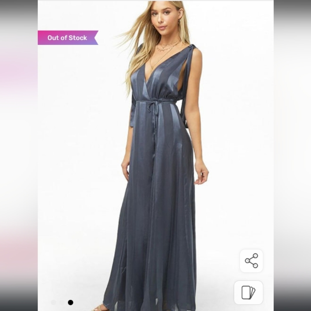 ⭐️ Goddess striped wrap maxi dress